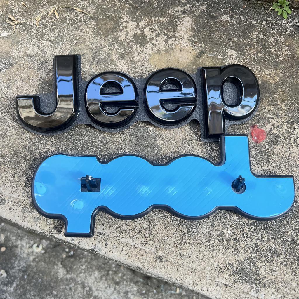 1pcs ABS Car Front Grille Emblem For JEEP Grand Cherokee Compass Wrangler Renegade JK JL Patriot Badge Stickers Accessories AMP1