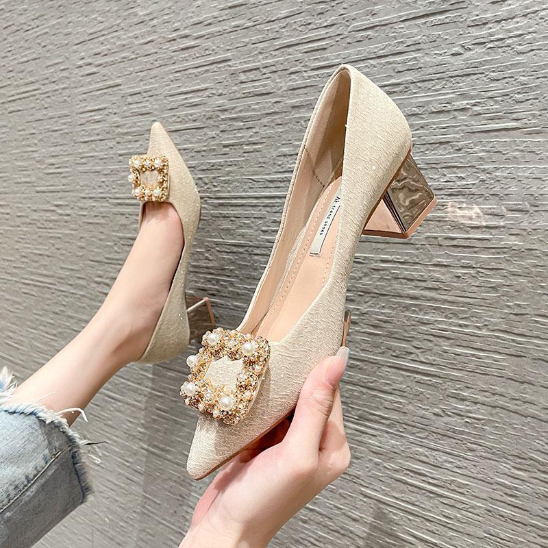 

Single shoes women s 2024 new spring and autumn pointed champagne wedding shoes bridal shoes autumn wedding dress thick heel high heels women 35 шампанского