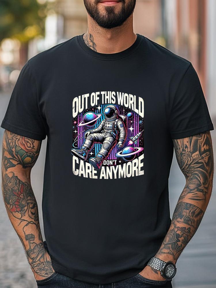 Out of This World Astronaut Trendy Graphic T-shirt Unisex Women Men Fashion Tee Unisex T-Shirt M