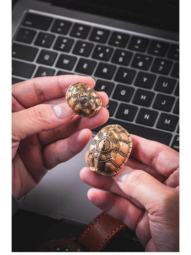 Brass Retro Distressed Tortoiseshell Sancai Handheld Zhouyi Bagua Stress Relief Play Piece