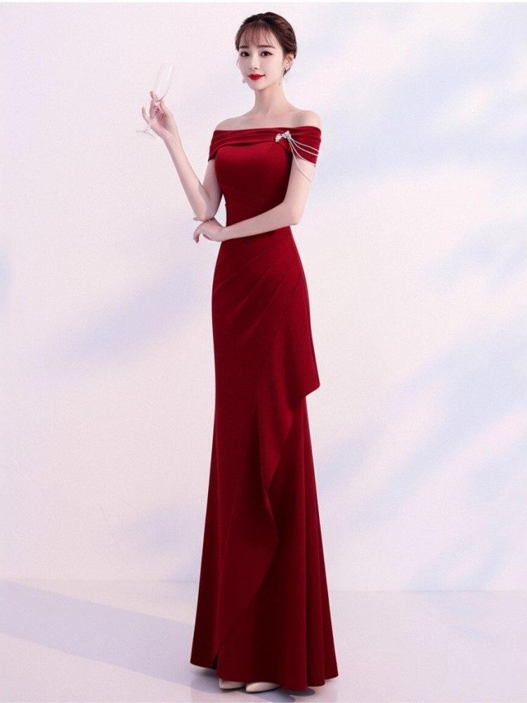 Elegant Mermaid One-Shoulder Dress for Wedding or Engagement Banquet