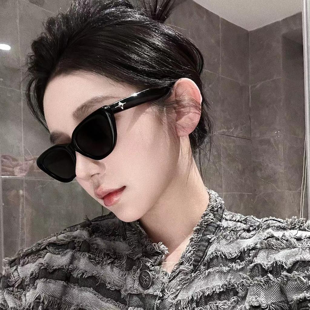 Retro Triangular Cat Eye Small Face Sunglasses Women'S High-End Sense Black Small Frame Sunglasses Sun-Proof Shape Photo