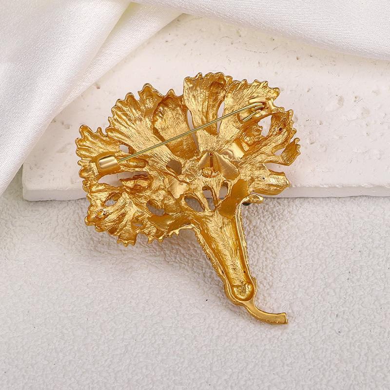 Medieval Flower Brooch Versatile Diamond Retro Bouquet Brooch With Accessories