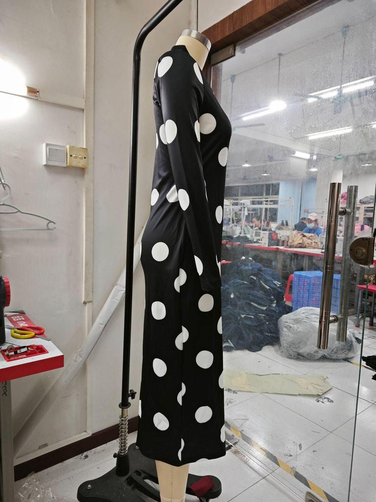 2025 European Autumn/Winter V-Neck Long Sleeve Printed Sexy Dress for Women