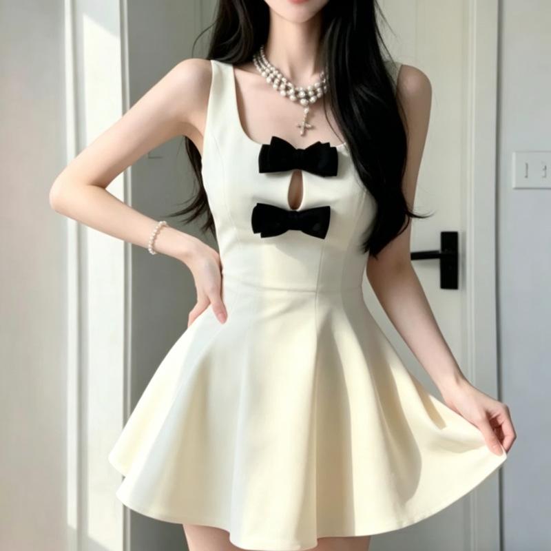 Korean Princess Style Hollow Bow Suspender Dress Women's Small Man Beautiful Waist Fluffy Short Skirt Summer