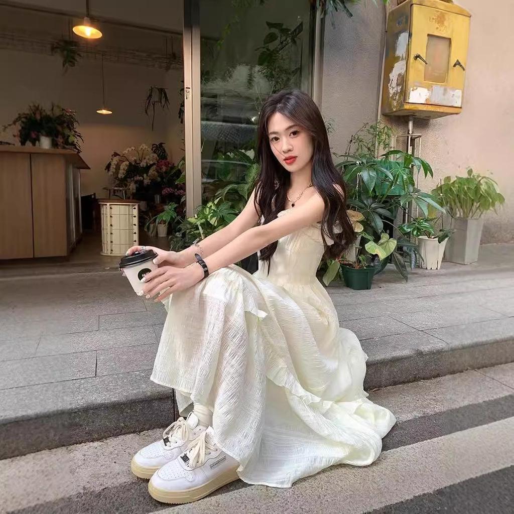 Rochie Slip Franceză de Vară pentru Femei Design Sense cu Margine Volanată - Stil de Vacanță de Zână, Cambrată pe Talie, Rochie Lungă.