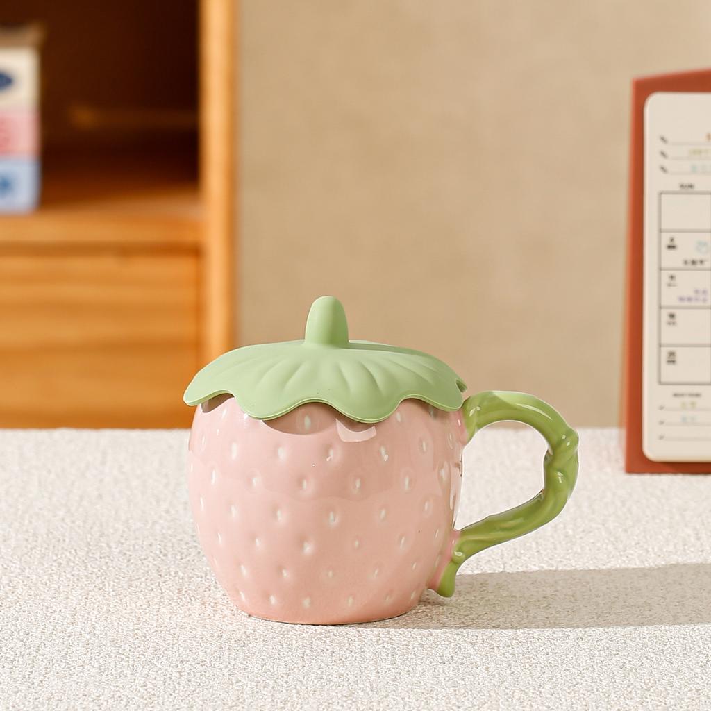 Strawberry Mug Ceramic Cup with Lid Cute Home Office Coffee Cup for Women Dormitory