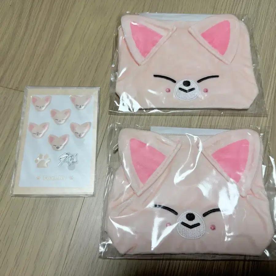 Foxy Niulf Chan Pouch