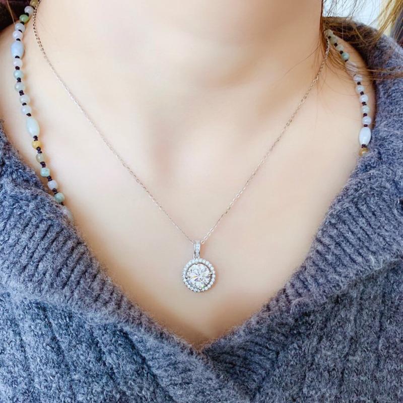 BELLA BOX 3 Karat 8-Herzen 8-Pfeile plattiert PT950 Simulierter Mosan Diamant Volldiamant Modeanhänger Feminine Halskette Schlüsselbeinkette