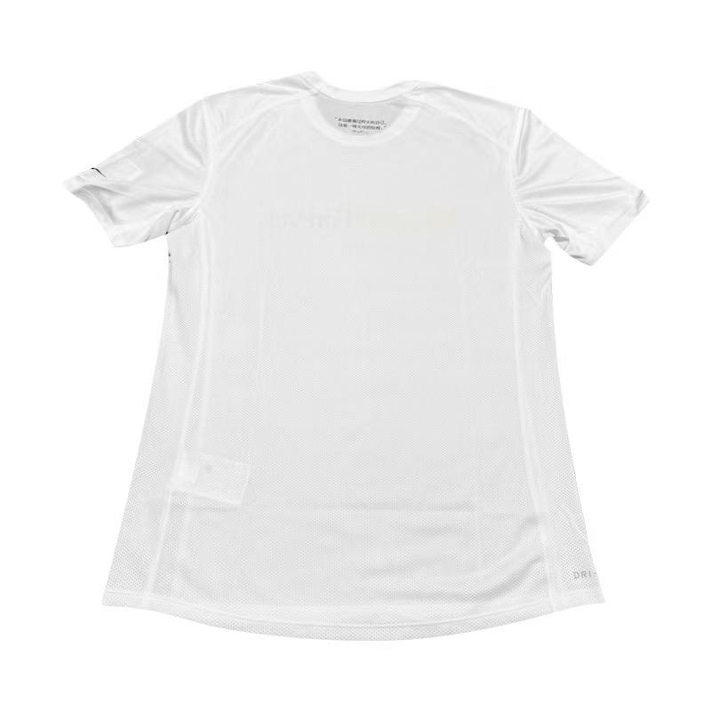 Nike T Shirts Men's Crew Neck Moderate Straight Fit 743036-100