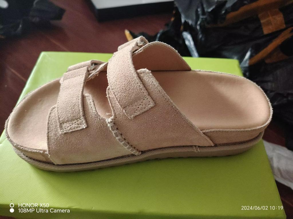 Neue Damen-Plateausandalen für den Sommer 2024: Schnallen, Echtleder, für draußen, mit Absatz, offener Zehenpartie, Muffin-Lederpantoffeln