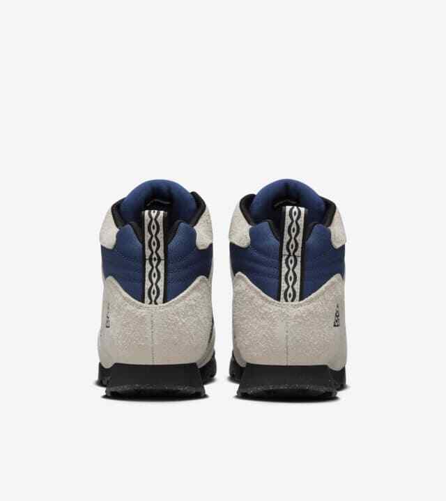 FD0212-100 Nike ACG Torre Mid Light Orewood Brown and Navy (Men's)