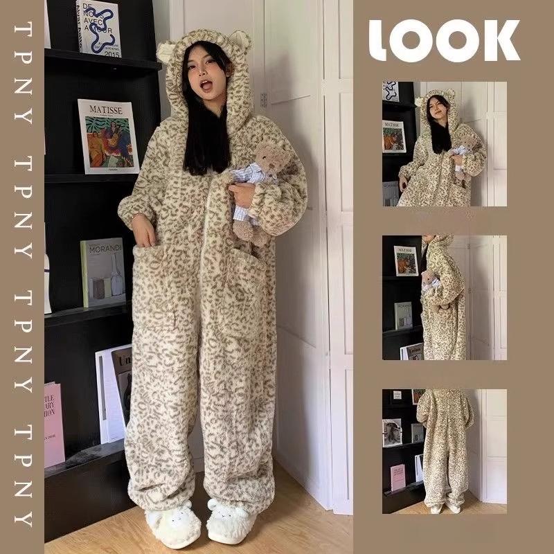 Cute Girl Leopard Print Jumpsuit Pajamas Autumn and Winter Flannel Thick Warm Hooded Home Clothing Wearable As Outerwear Homewear Comfortable Jumpsuit