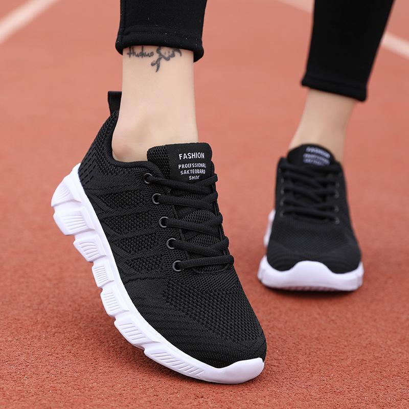 Sneakers Women's Spring and Autumn Mesh Breathable Ultra Light Student Running Shoes Casual Lightweight Soft Sole Running Shoes 2025 New