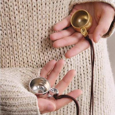 Retro Tassen-Anhänger Halskette: Vielseitiges, einzigartiges Design für Frauen