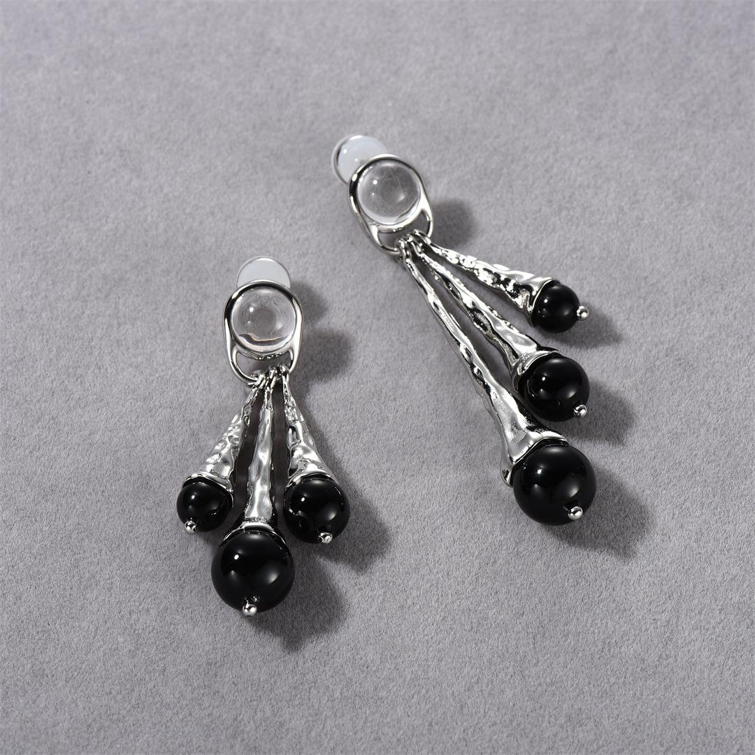 

Niche Design Sense Temperament Personality Black Agate Earrings Versatile Earrings High-End Unique Earrings