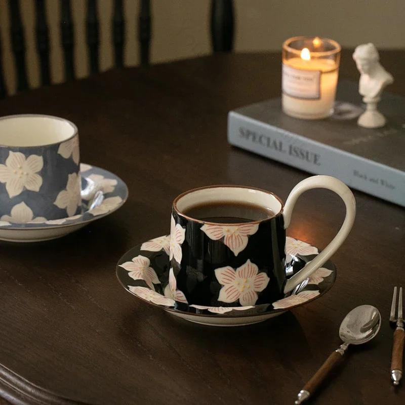 Ručně kreslené retro keramické šálky na kávu, špičkový reliéfní květinový hrnek, lehký luxusní šálek a podšálek do kavárny, více stylů, dárky