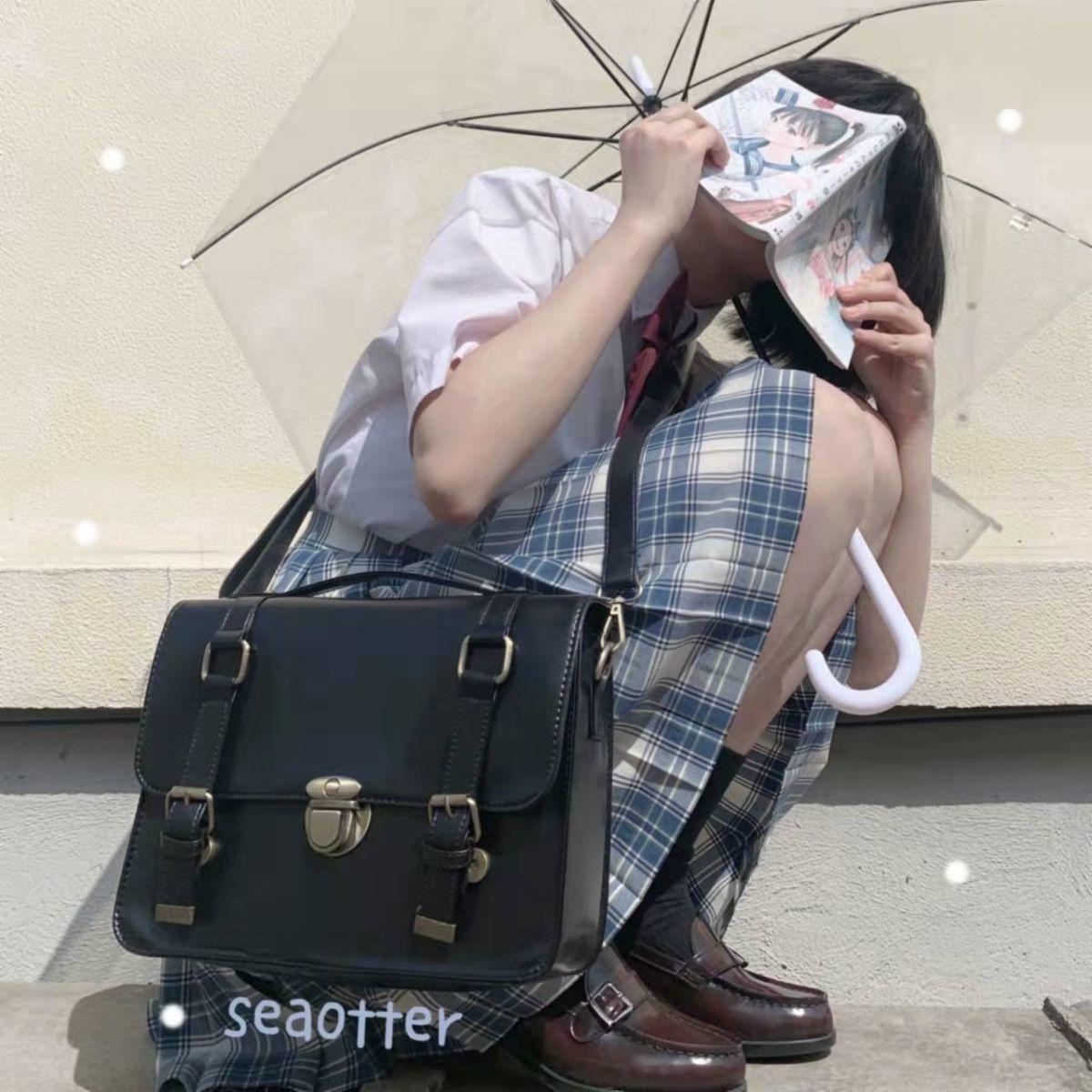 Винтажная черная сумка-мессенджер для женщин — фото 7