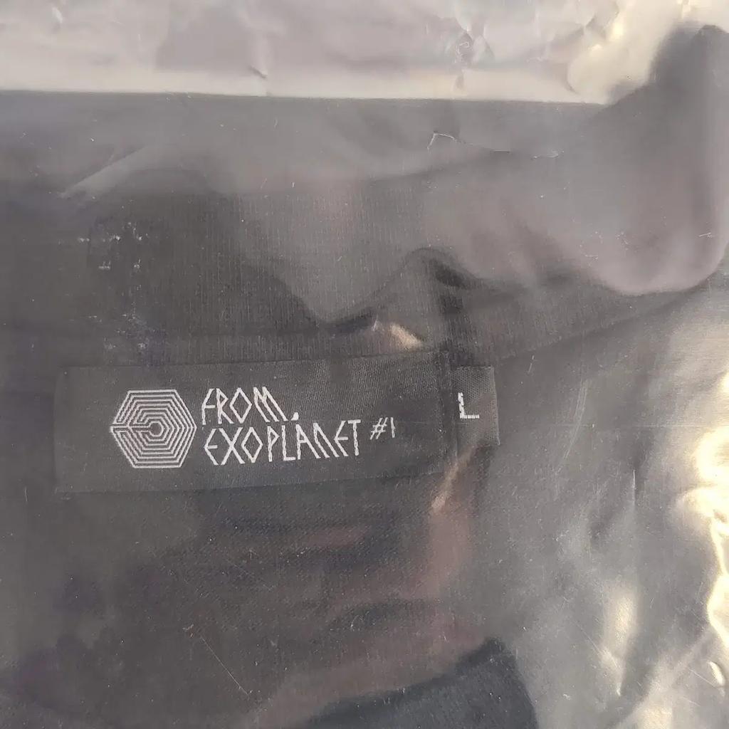 EXO [Unopened] () PLANET #1 Symbol T-Shirt