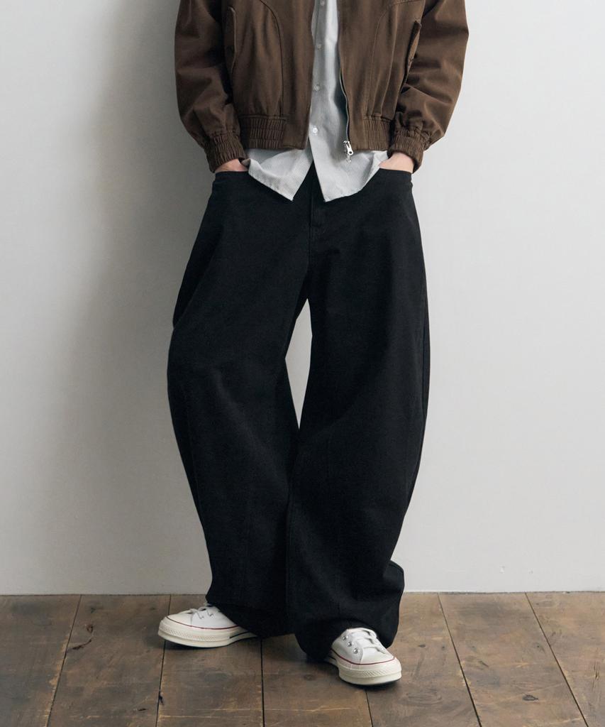 Awodeijeu Arno Curved Wide Chino Pants [Black]