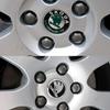 2026 Quente para Skoda 56/60/65mm Calotas Centrais de Roda de Carro Logo Rapid Kodiaq Fabia Karoq Laura Superb VRS Yeti Octavia Scala Pneu D