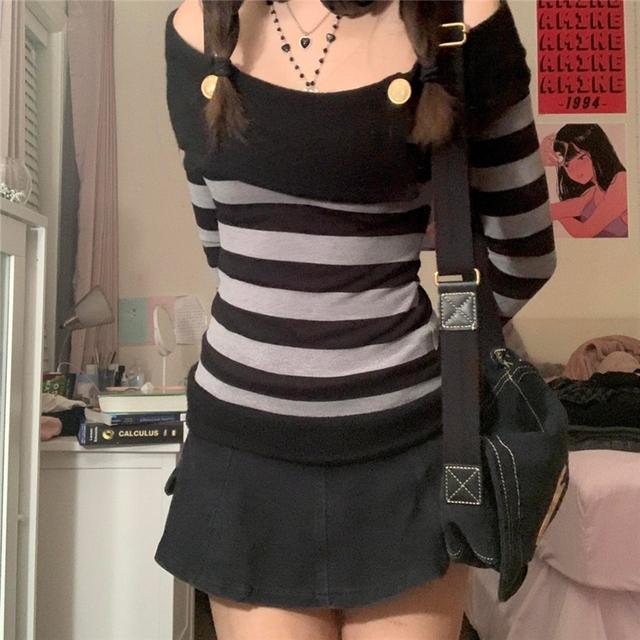 

Harajuku ретро полосатый принт в стиле гранж футболки с вырезом на пуговицах осенние винтажные топы футболки эстетический шикарный милый облегающий наряд L чёрный