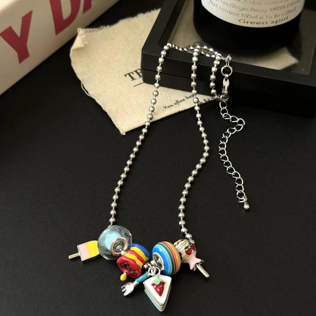 Y2K Şekerli Kek Küpeler & Dopamin Kolye: Tatlı, Havalı, Çocuksu Moda