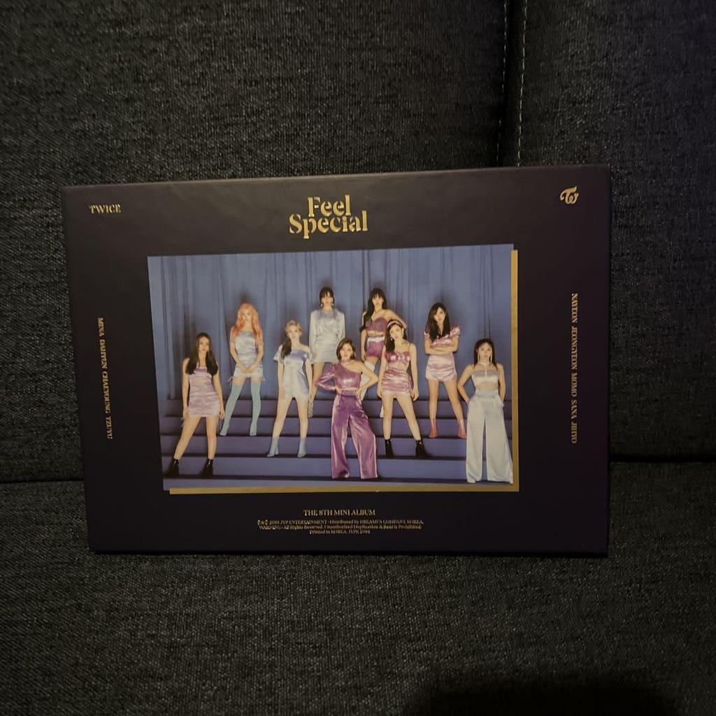 [USED] TWICE Tzuyu photo book, CD