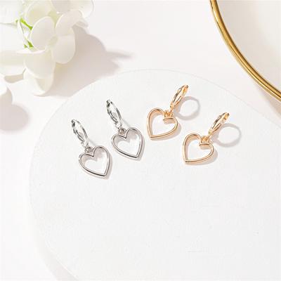Simple Hollow Love Earrings Small Fresh Wild Metal Peach Heart Earrings Cute Female Jewelry MIT