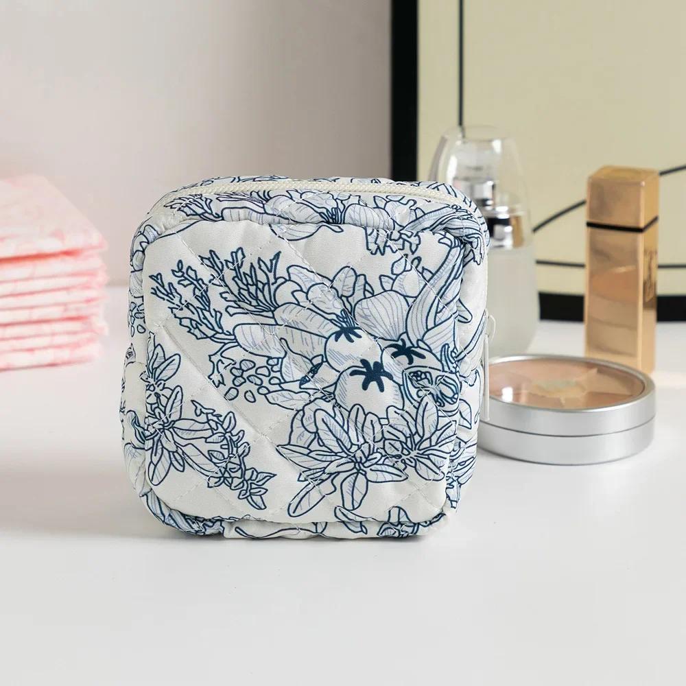 Trendy Korean Makeup Bag for Women Small Cosmetics Organizer Cartoon Cute Coin Purse Fabric Key Lipstick Bag Sanitary Pad Pouch
