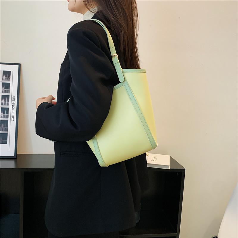 2023 Fashionable Vintage Bucket Shoulder Bag For Women With Large Capacity And Trendy Design