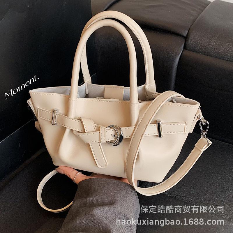 Portable trend versatile bucket bag women's 2025 new Korean version fashion high-end shoulder bag to work commuter women's bag