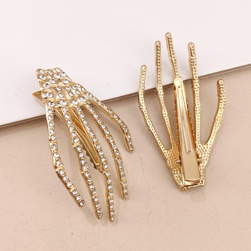 1/2Pcs New Creative Skull Hand Bone Hairpin Gripper Ghost Skeleton Hair Clips Hairclips Bone Claw Hair Accessories Gift Hairclip