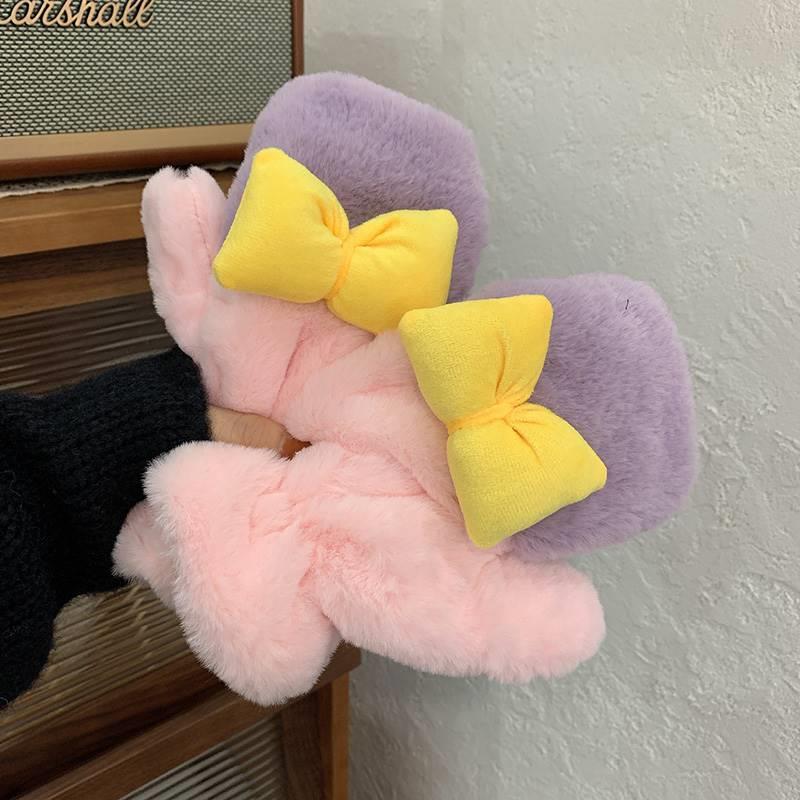 Japanese Plush Mittens for Women In Winter Cute  Student Riding Warm  Contrasting Colors  Plus Velvet  Thickened  Cold Proof Halter Neck Fashion