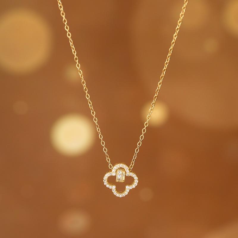 Four-leaf Clover Transfer Bead Necklace for Women with Small Waist Pendant Light Luxury and High-end Feel
