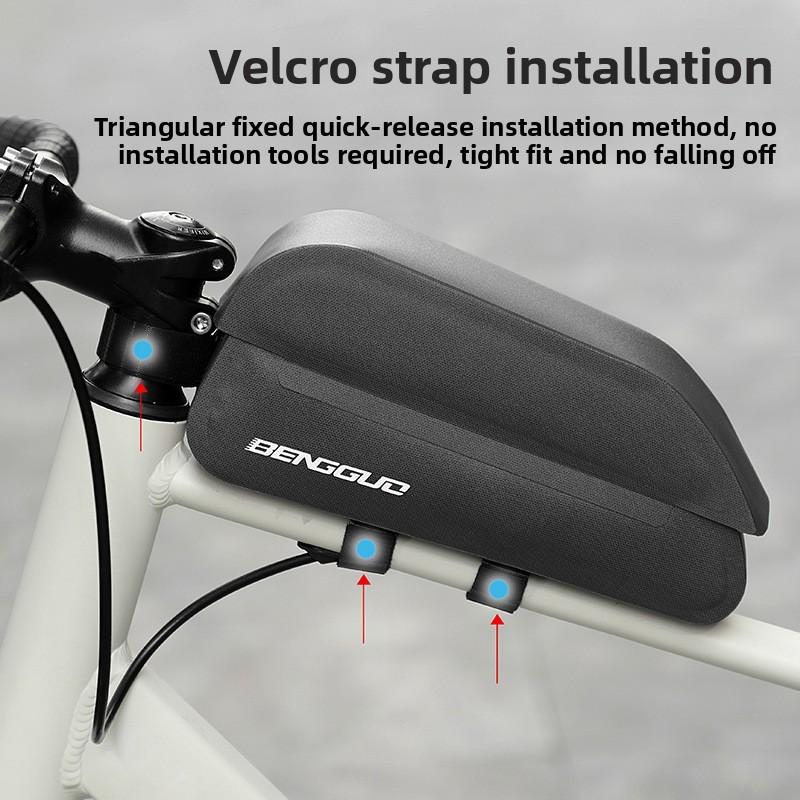 Bicycle Magnetic Handlebar Bag With Waterproof Tpu Material For Mountain And Road Cycling Enthusiasts