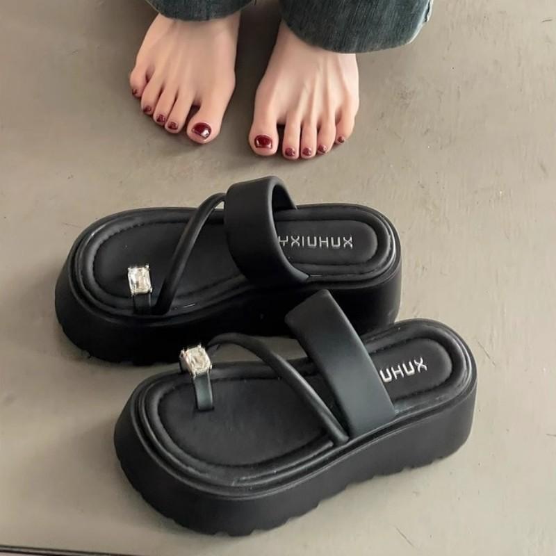 

Small height-increasing platform beach shoes women wear new high-end black rhinestone cover toe slippers in summer 40 чёрный