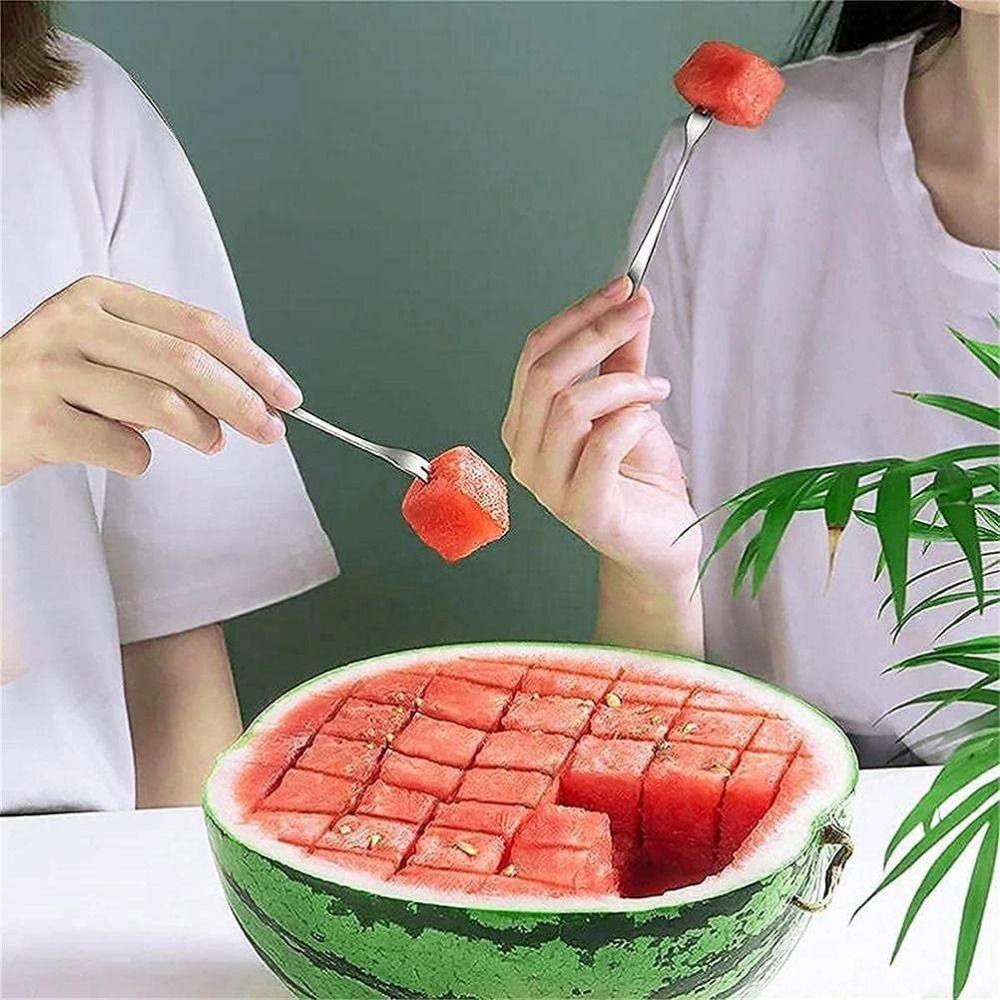 Non-Slip Handle Watermelon Cutter Stainless Steel Handheld Round Slitter Camping