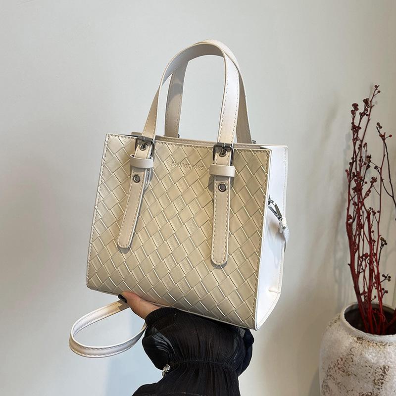 Large Capacity Bag Women's New Style of Texture and Fashionable Work Simple Commuting Bag One Shoulder Small Square Bag Trendy