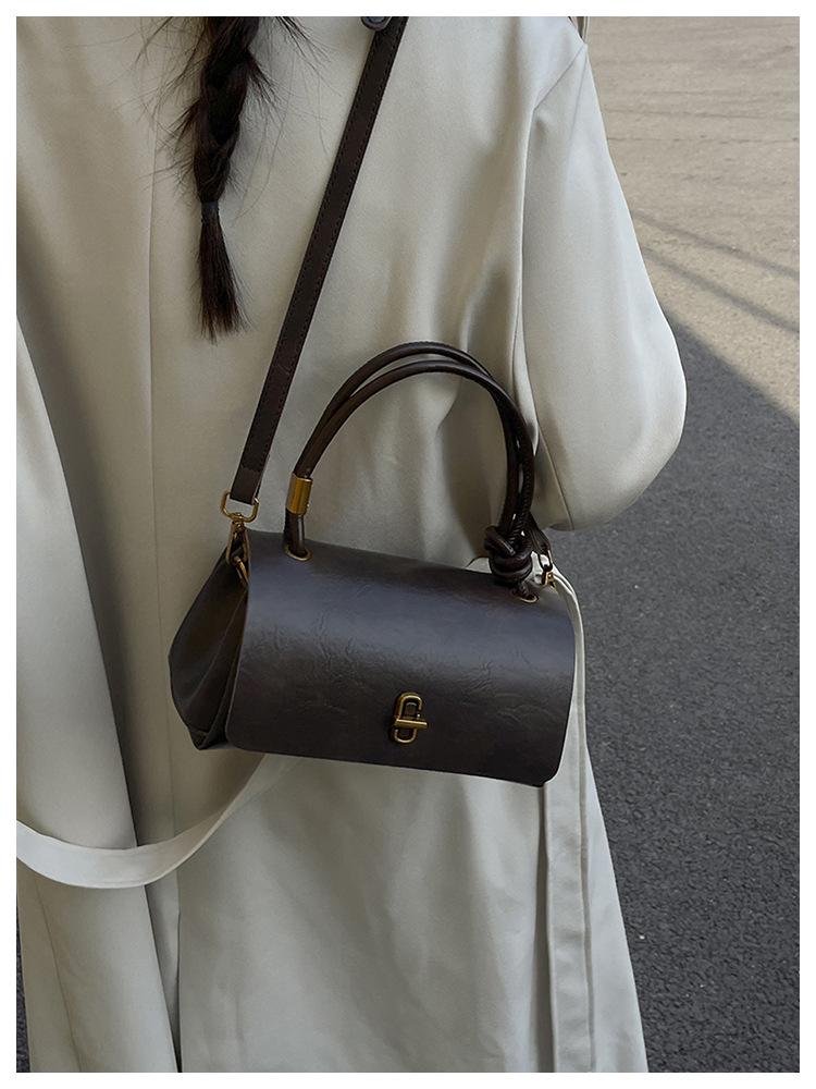 2025 Retro Minimalist One-Shoulder Crossbody Handbag - Trendy Niche Design Women's Bag