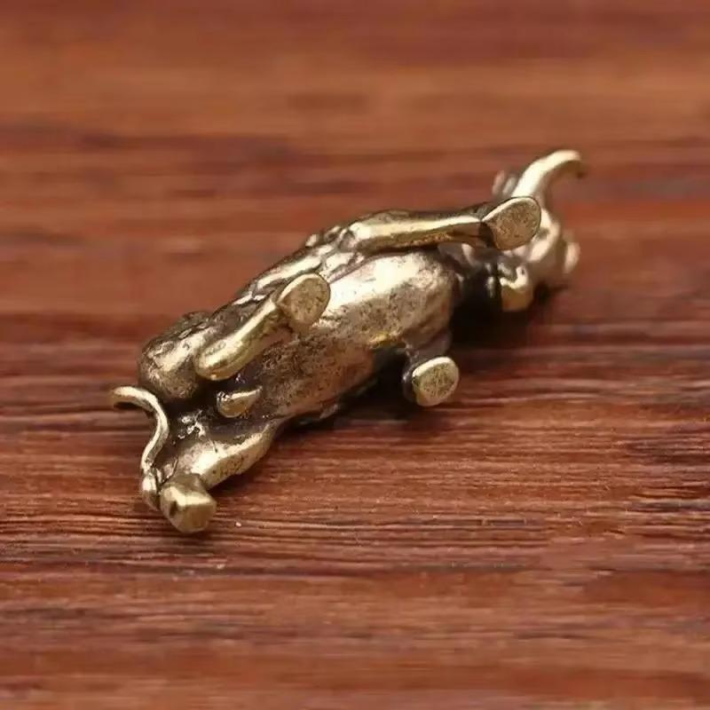 1 Pcs Miniature Brass Bull Ornament Retro Copper Bull Sculpture Home Office Desk Decoration Cow Figurines Brithday Gift