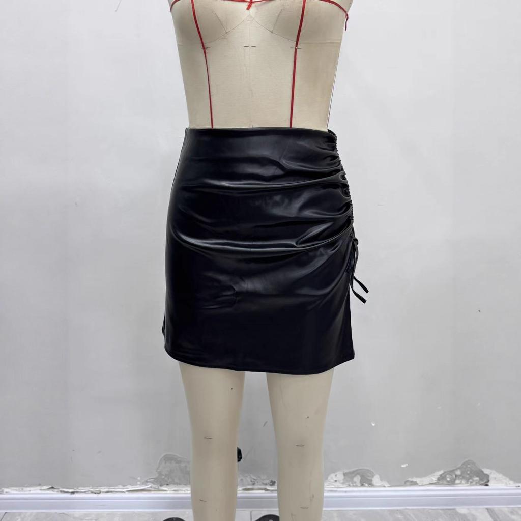 Herbst- und Winterdesign sexy Babes einfarbig Kordelzug Träger geschlitzte Säume kleiner A-Saum hohe Taille Hüfte PU-Leder Miniskirt