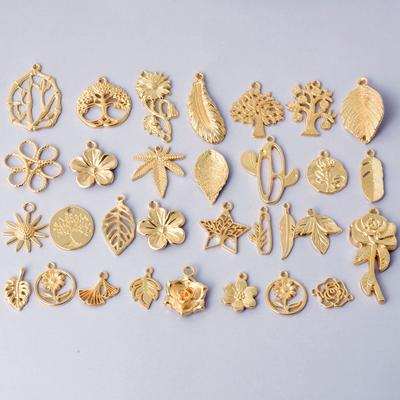Light Gold Color Plant Series Random Mix 10/20/30/50pcs Ginkgo Tree Maple Leaves Flower Charms For Jewelry Making Bulk Pendants