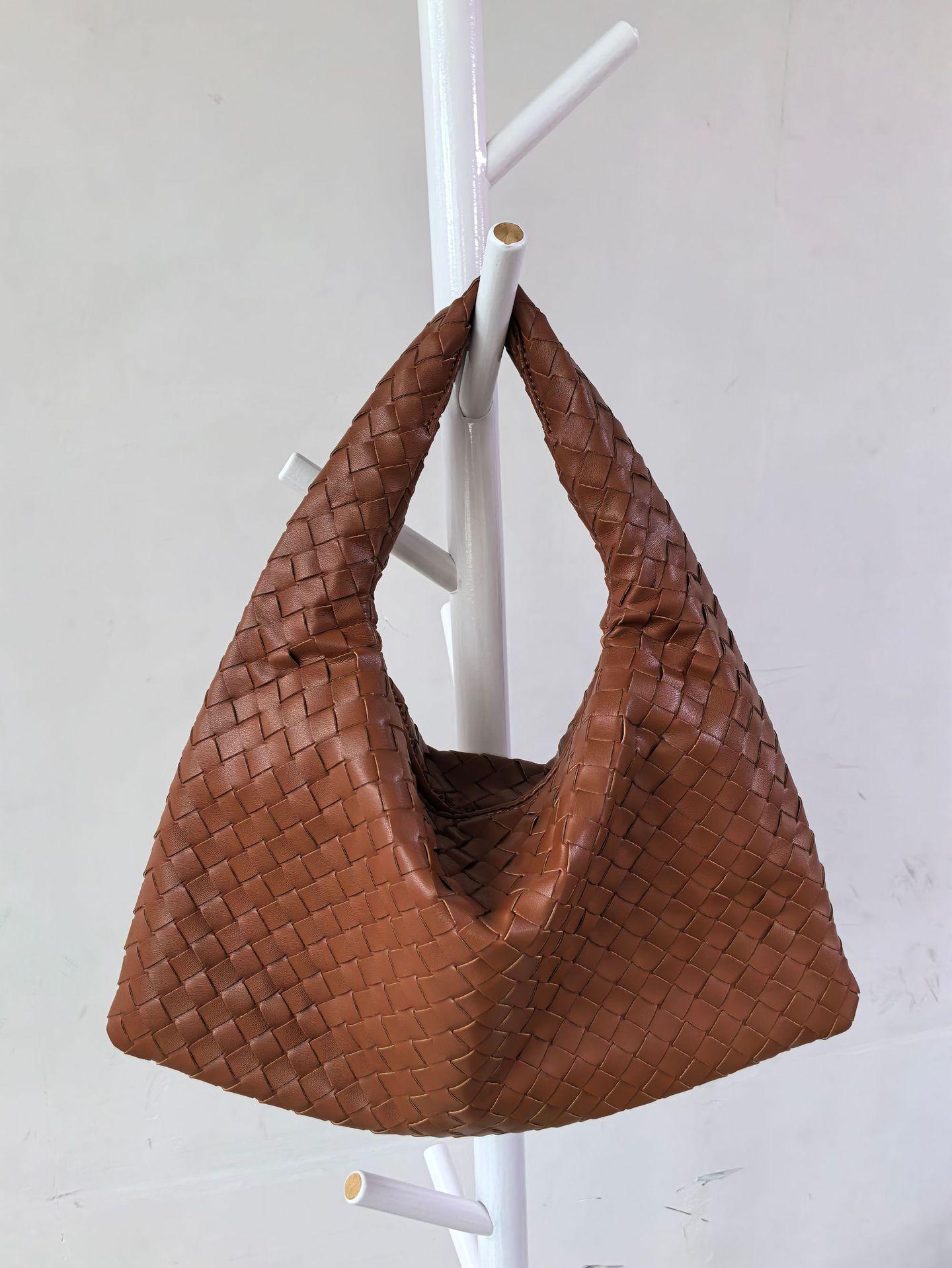 Осенне-зимняя модная плетеная женская сумка-пельмень - большая вместимость модный стиль для поездок на работу 3289₽