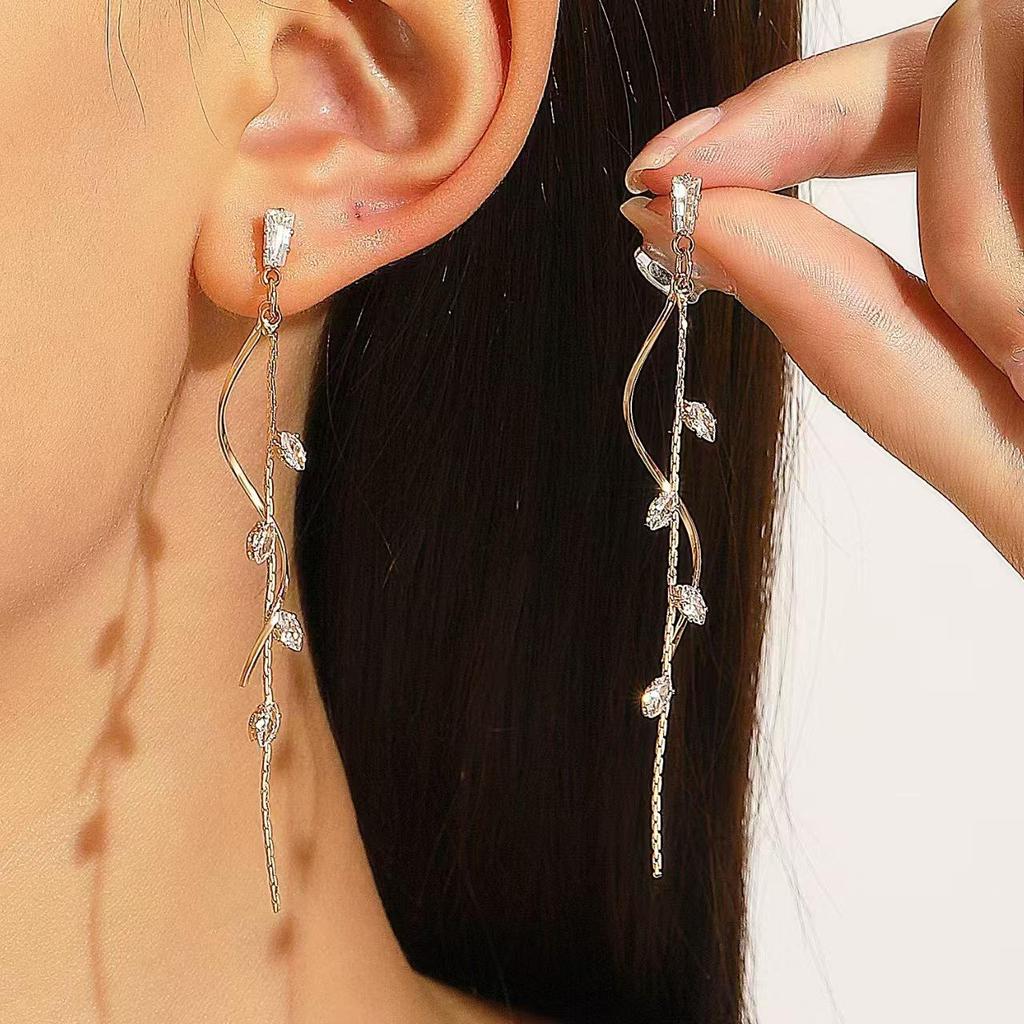 Luxury Flower Diamond Tassel Long Earrings: Elegant Alloy Leaf Design