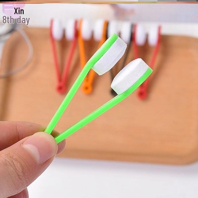 High-End Portable Glasses Cleaner: Multifunctional, No-Traces, Lens-Safe, Easy-To-Replace Lens Cloth.