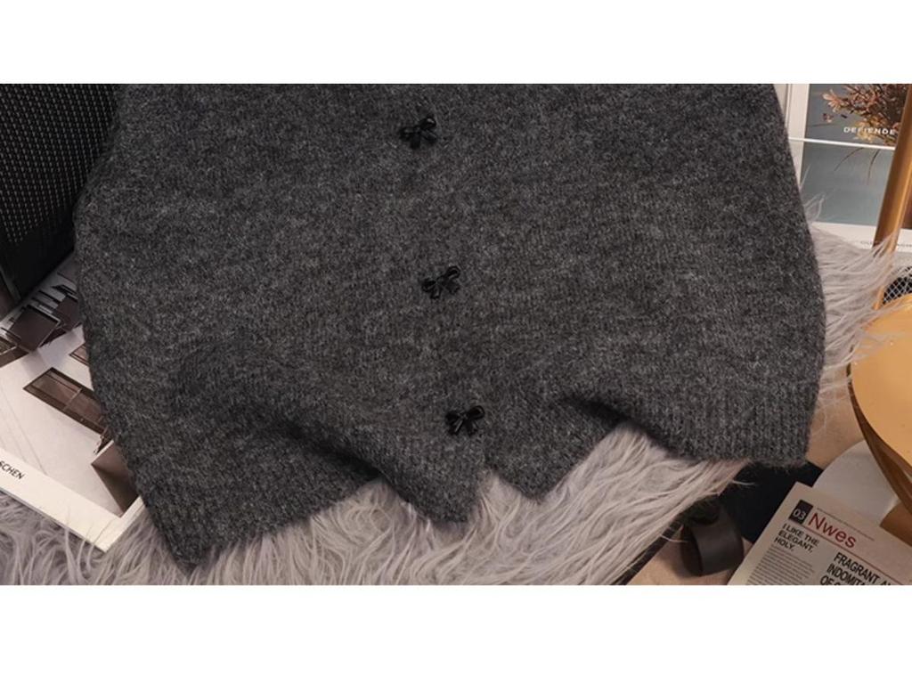 High-End Knit Sleeveless Sweater Vest with Butterfly Sequins and Back Slit