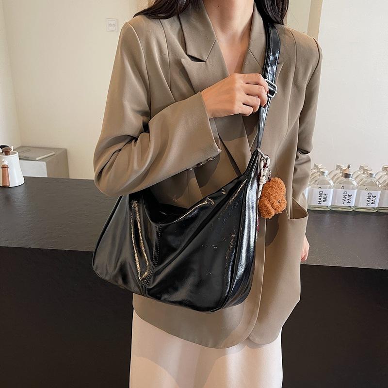 

Fashion oil wax leather casual bag women s 2025 new high-end commuter messenger bag large-capacity simple tote bag 35*11*29 чёрный