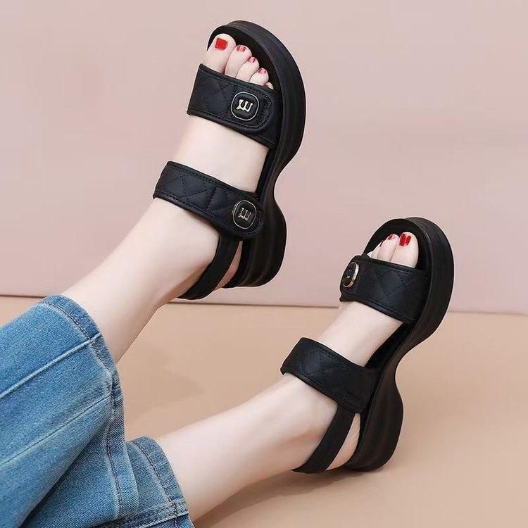 Muffin Plateausandalen Damen 2025 neue Sommerbekleidung Klettverschluss schlichtes Temperament Damen Schuhe mit Röcken Strandschuhe