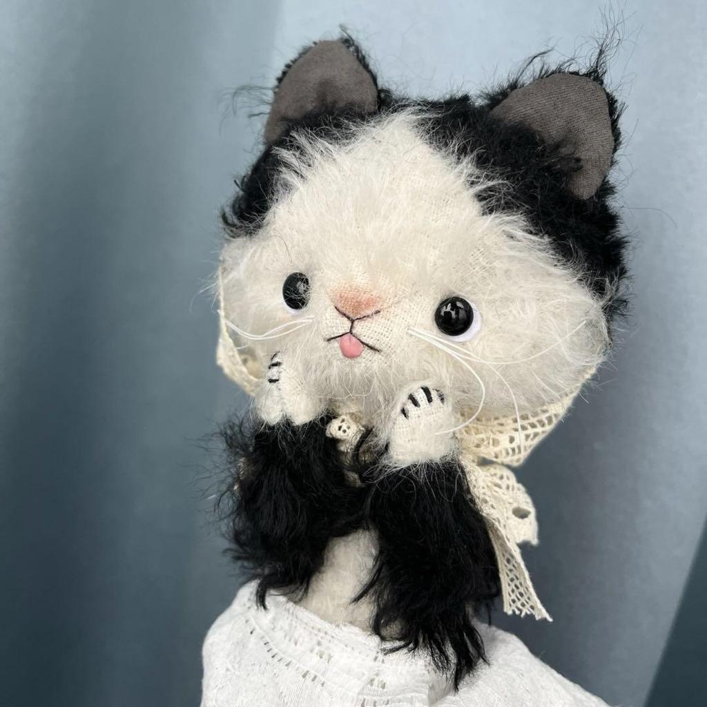 [USED] Artist Bear Plush Toy, Black Cat with Tongue Out, Teddy Bear by Overseas Artist